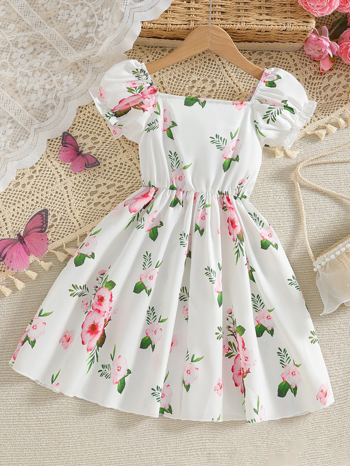 Imported đ¸ Girlsâ White French Princess Dress â Pink Floral Lantern Sleeve Summer Outfit