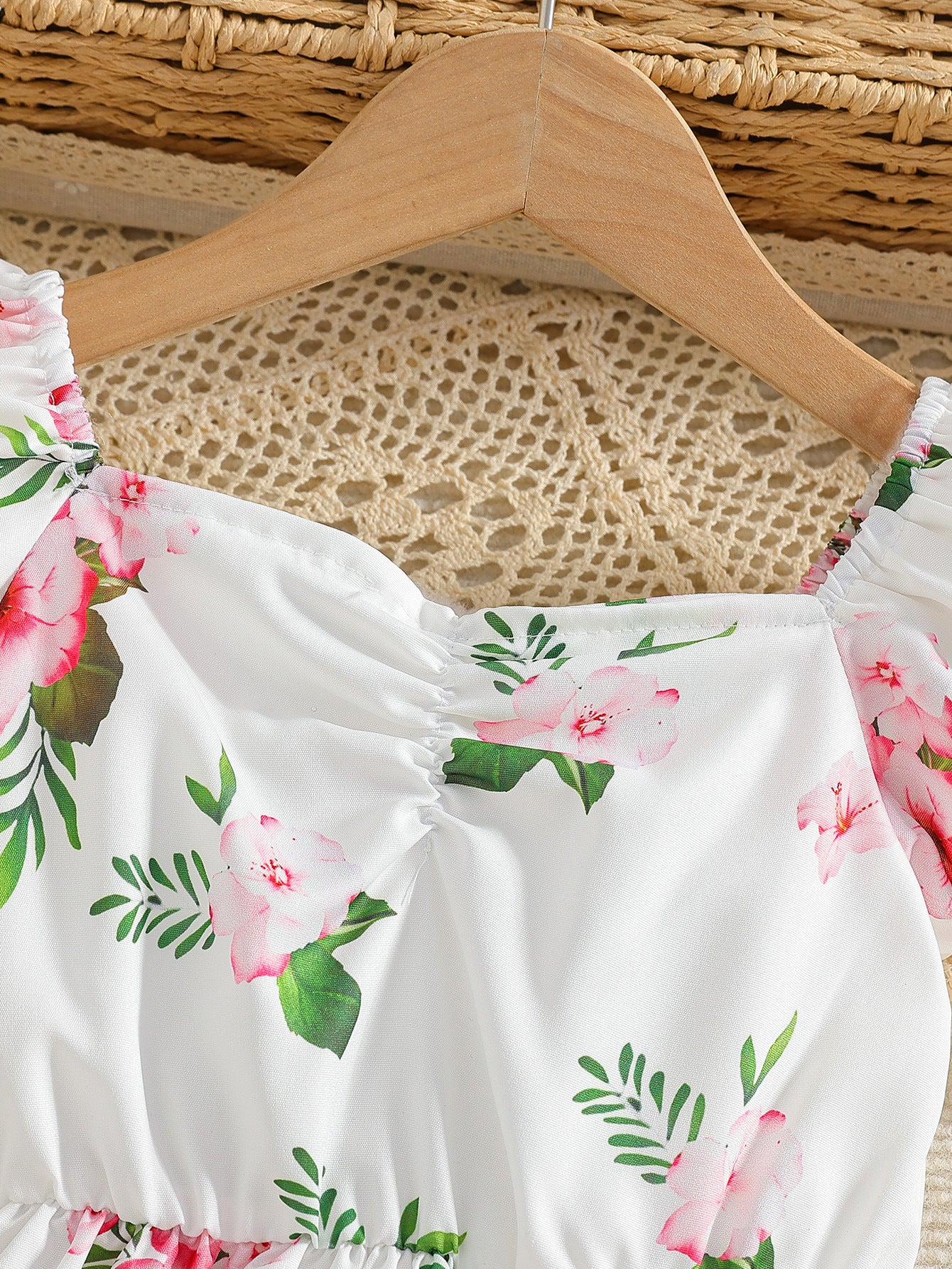 Imported đ¸ Girlsâ White French Princess Dress â Pink Floral Lantern Sleeve Summer Outfit